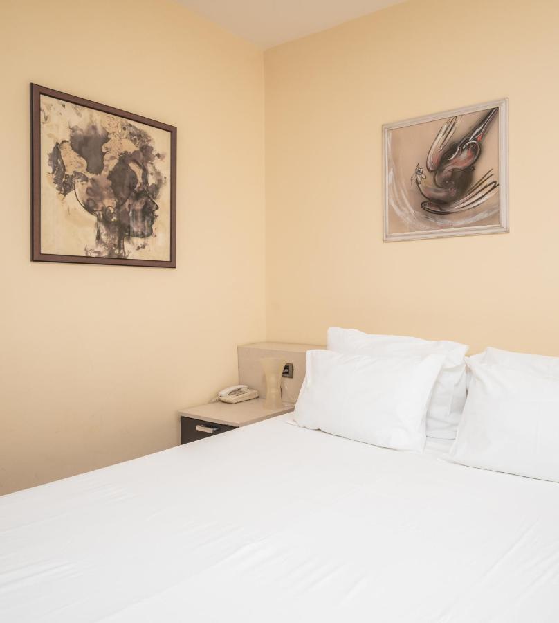 Pelister Skopje Bed & Breakfast Oda fotoğraf